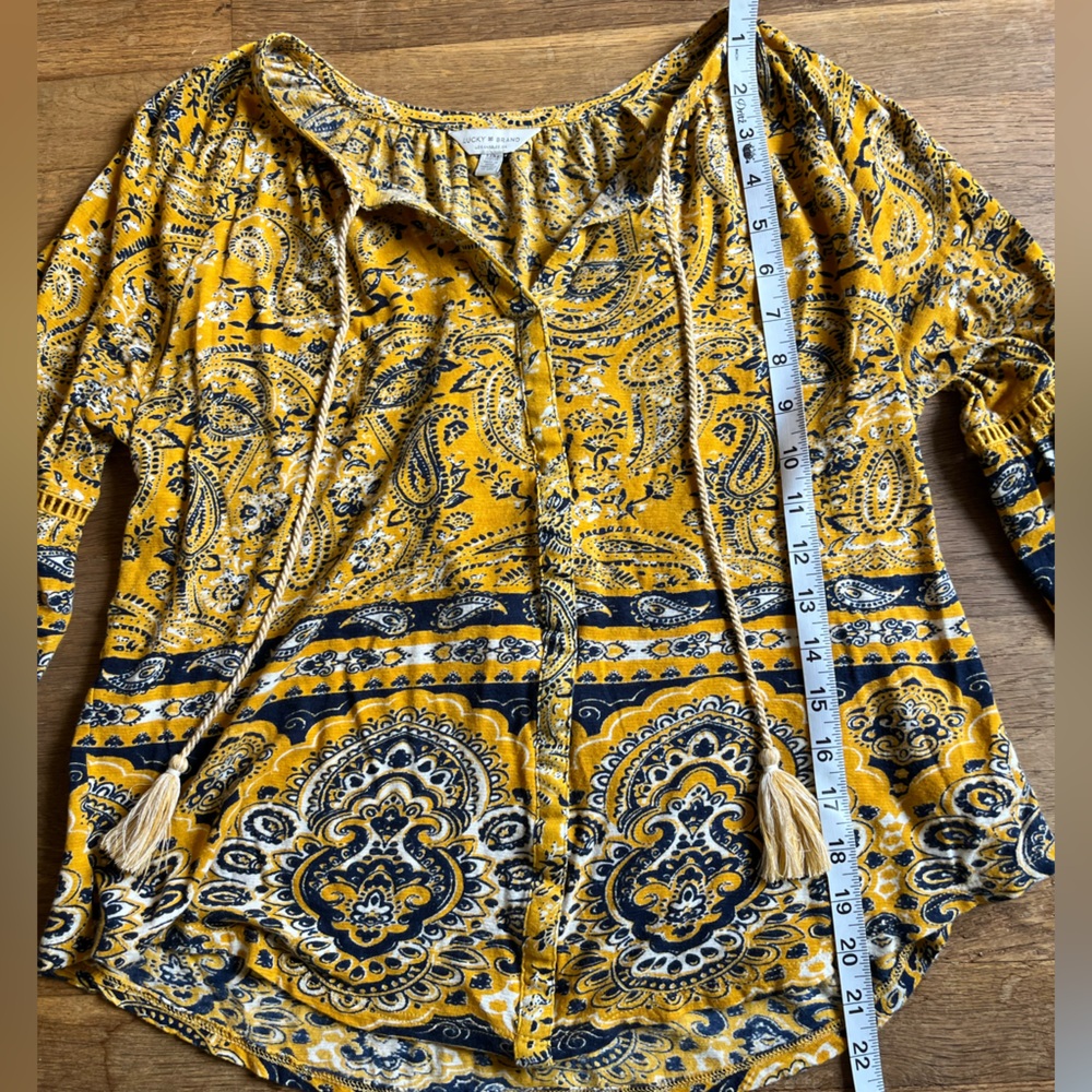 Lucky Brand size medium boho top - Picture 4 of 4